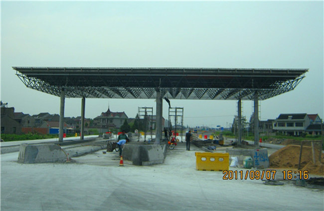 乌兰浩特收费站网架工程